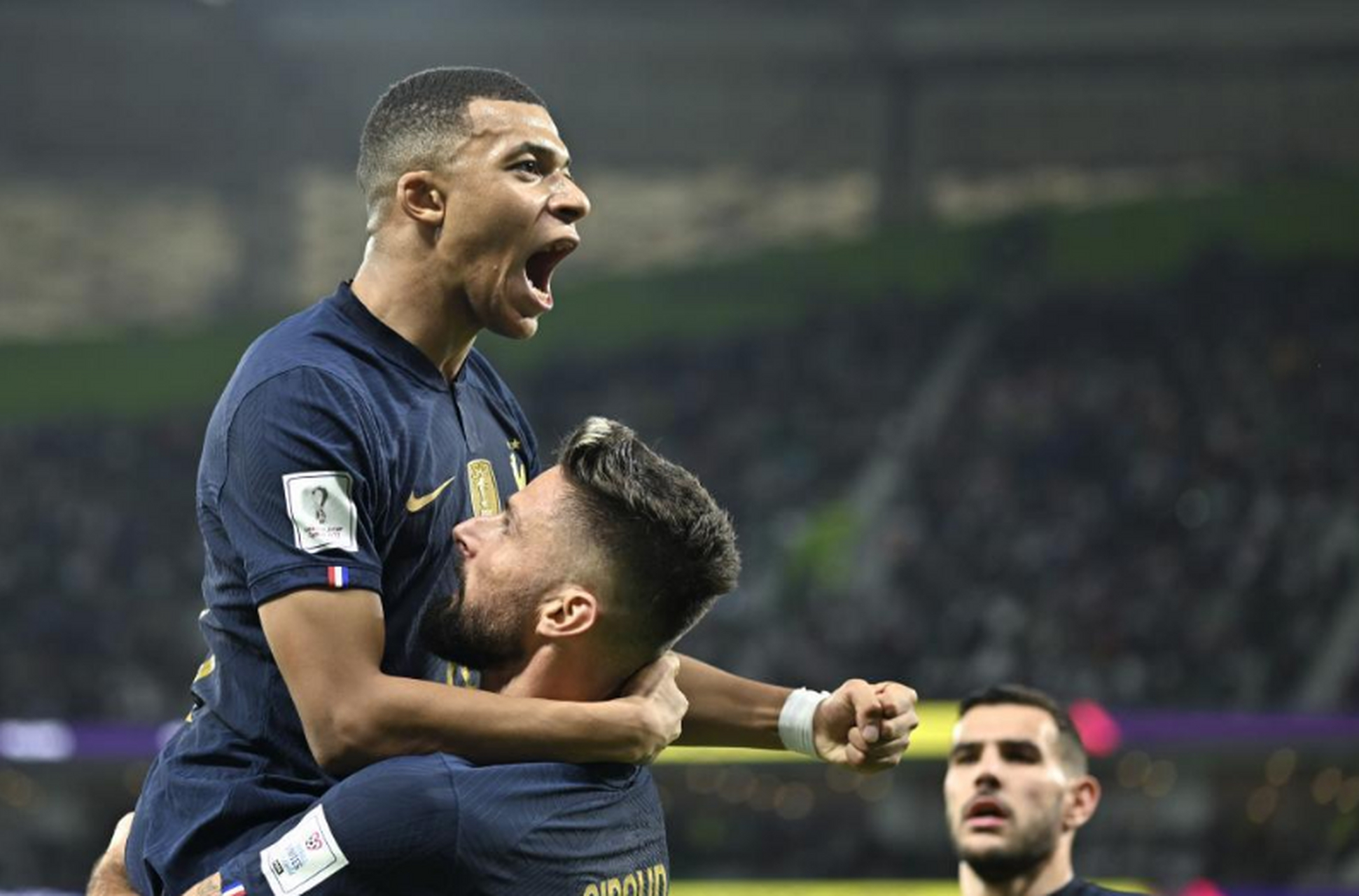 法国俱乐部在比赛中大胜对手,晋级决赛的是谁